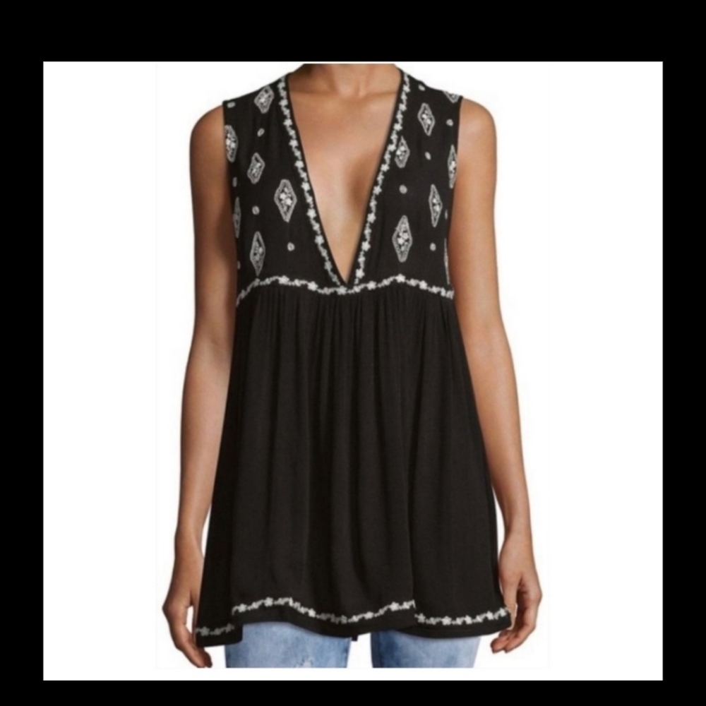 FREE PEOPLE Embroidered Sleeveless Blouse Top Black White